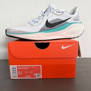 Youth Nike Air Zoom Pegasus 41 size 5.5